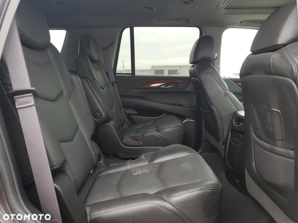 Cadillac Escalade 6.2 V8 AWD AT Platinum - 11