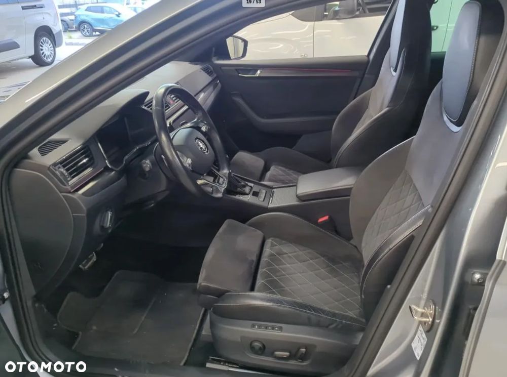 Skoda Superb 2.0 TDI SCR 4x4 Sportline DSG - 9