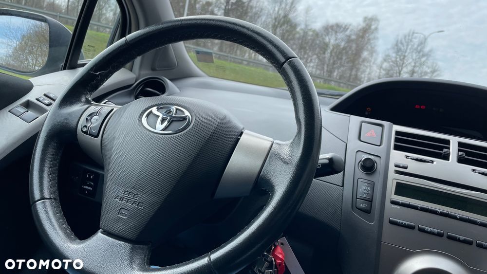 Toyota Yaris 1.33 Luna - 17