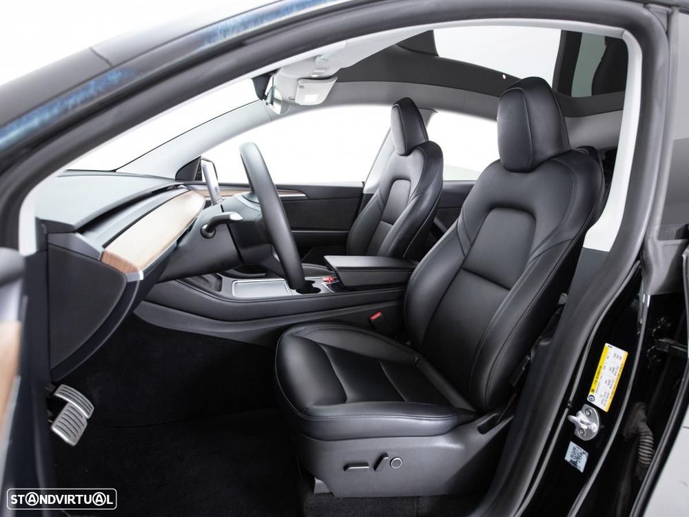 Tesla Model Y Performance Dual Motor AWD - 9
