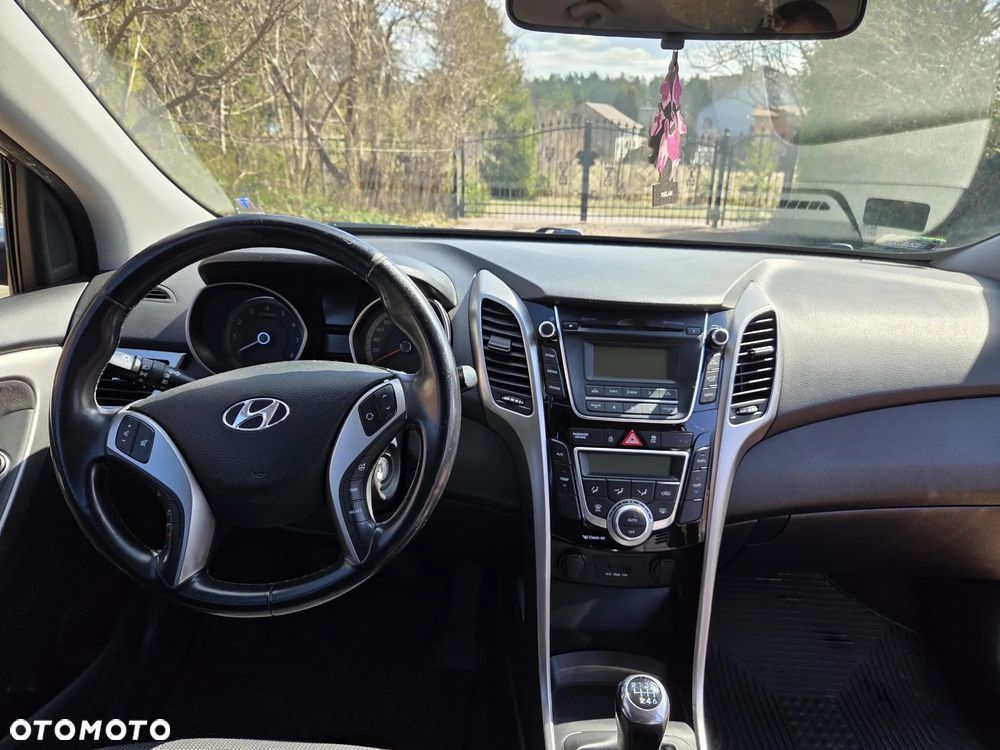 Hyundai i30 1.6 Comfort - 12