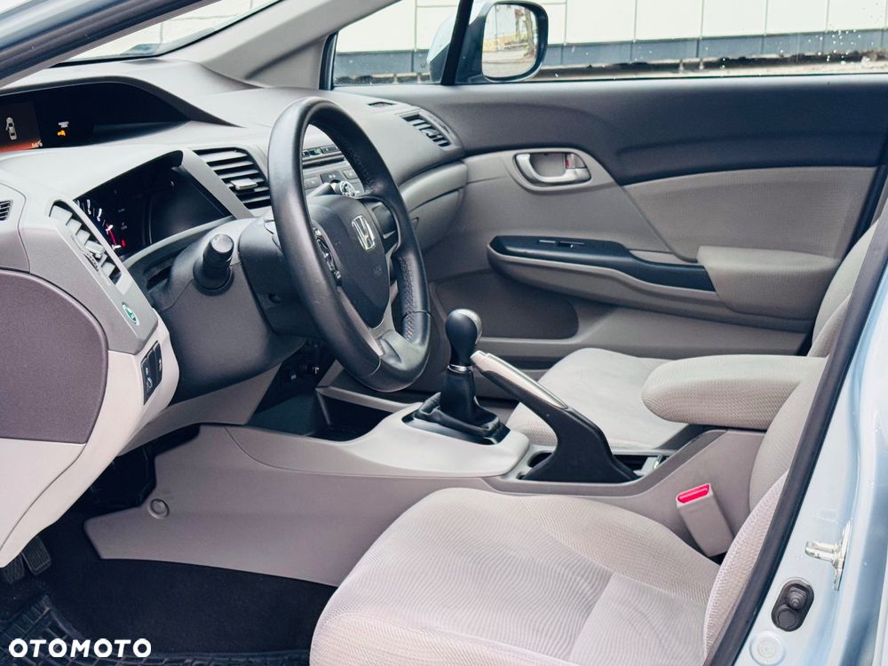 Honda Civic 1.8 Comfort - 23