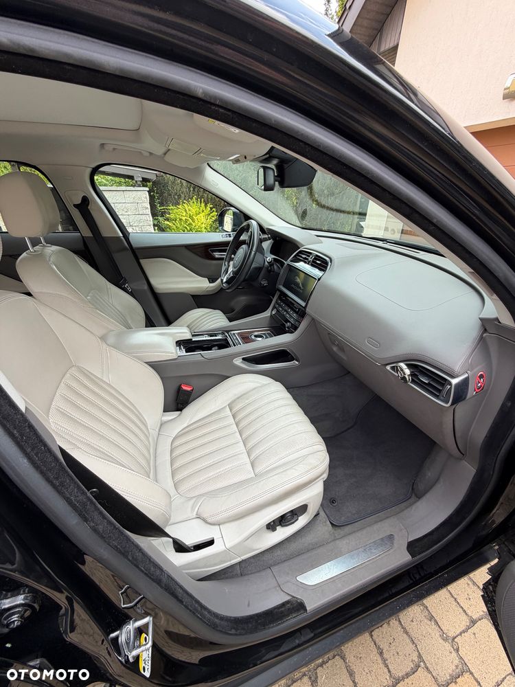 Jaguar F-Pace 2.0 i4D AWD Portfolio - 13