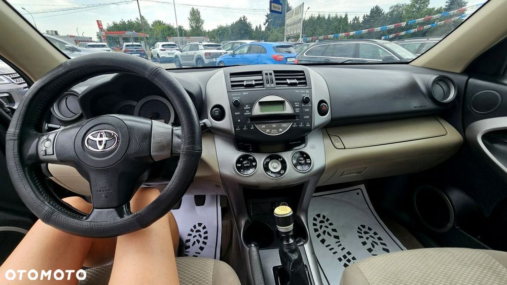 Toyota RAV4 - 25