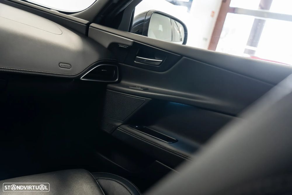 Jaguar XE - 24