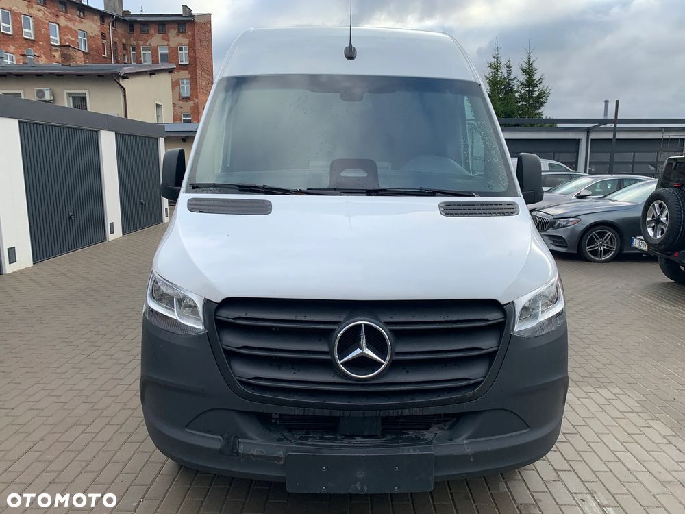 Mercedes-Benz Sprinter - 1