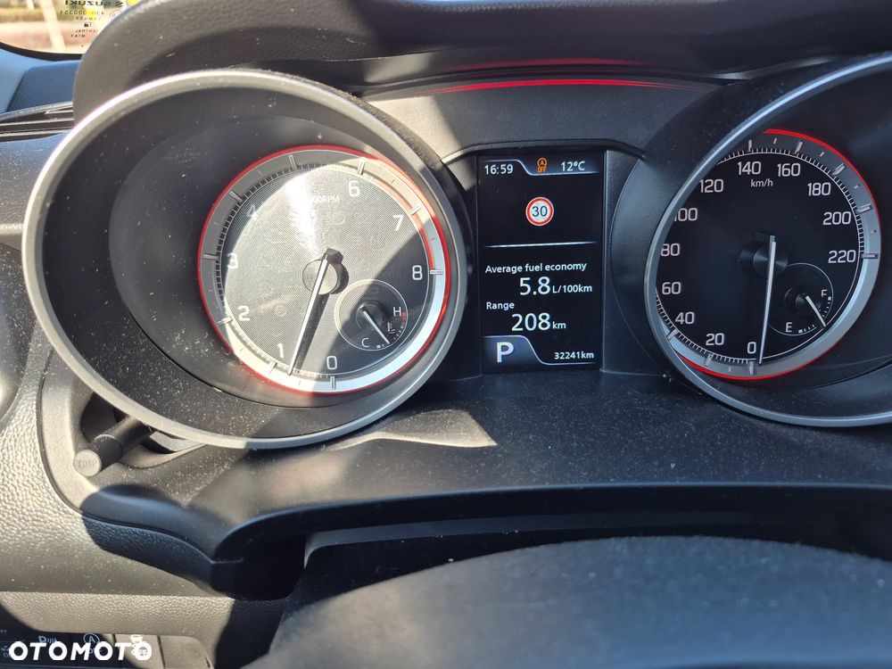 Suzuki Swift 1.2 Dualjet SHVS Premium Plus CVT - 7