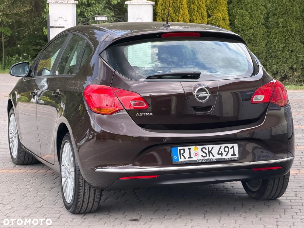 Opel Astra 1.6 Cosmo - 9