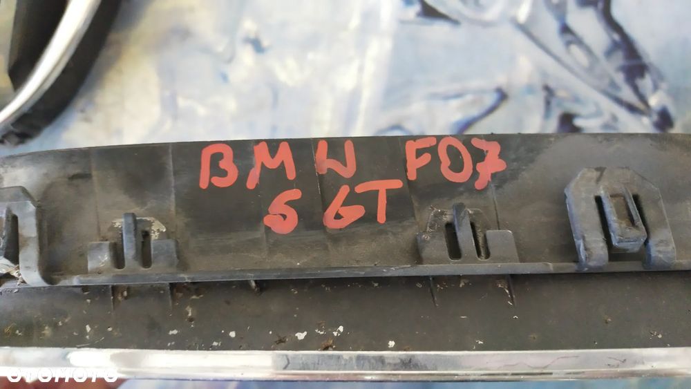 GRILL ATRAPA NERKI BMW 5GT F07 - 2