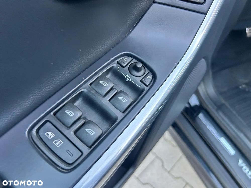 Volvo XC 60 D4 Geartronic Momentum - 20