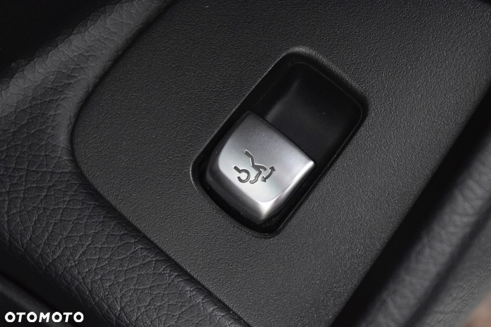 Mercedes-Benz Klasa E 200 9G-TRONIC Avantgarde - 17