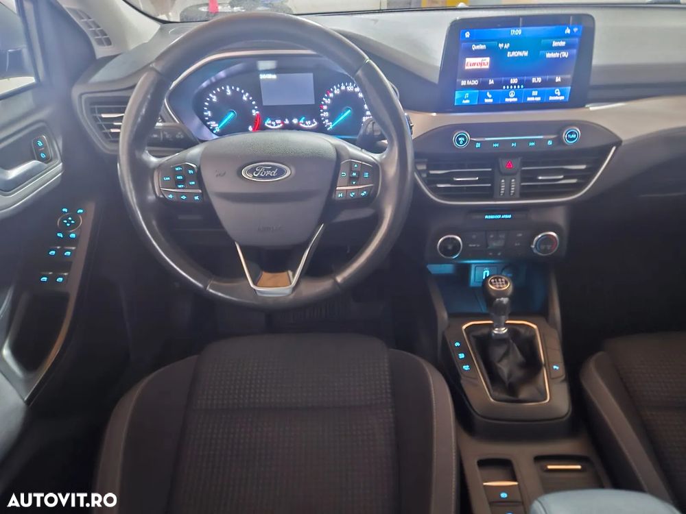 Ford Focus - 11