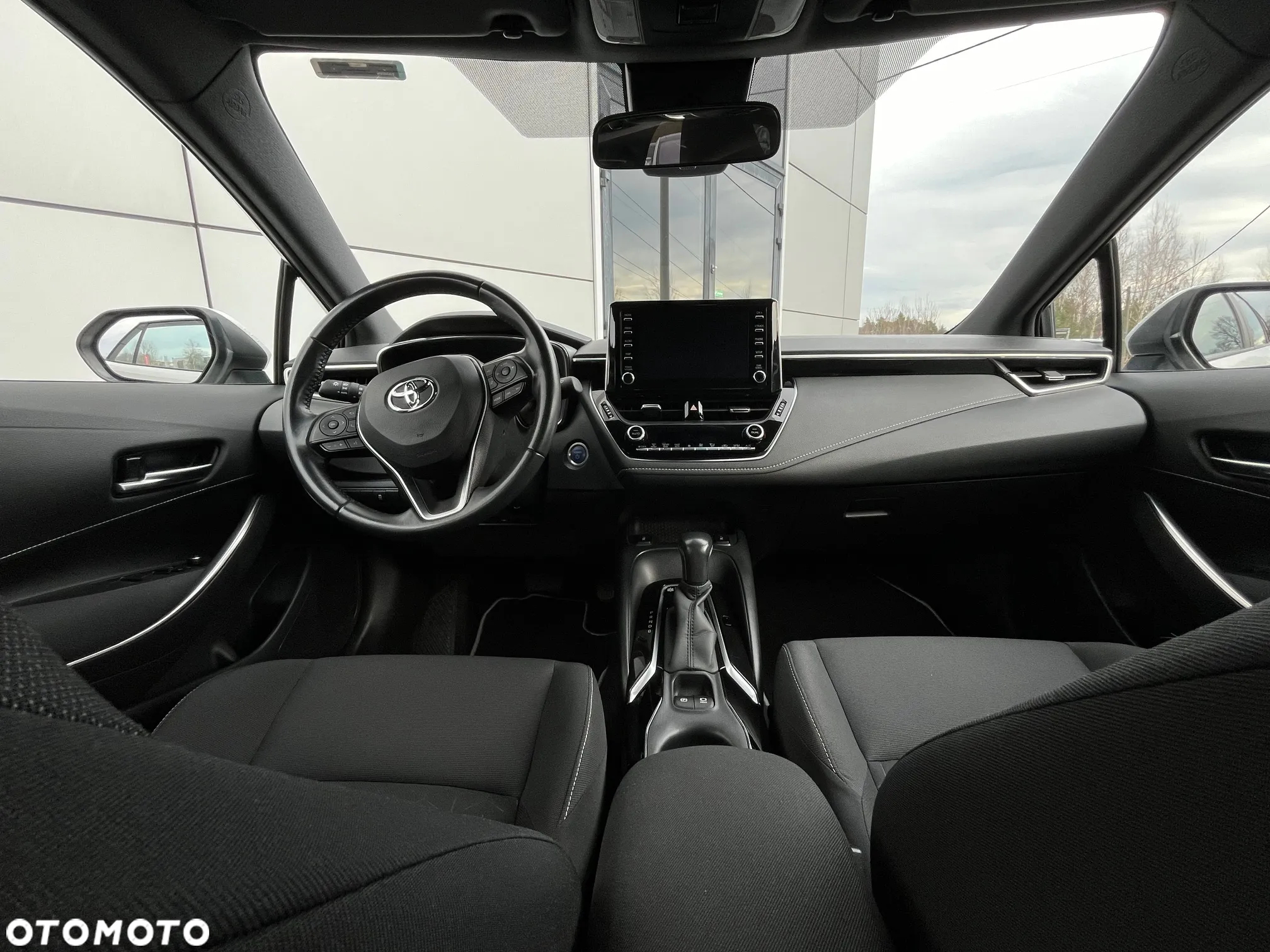 Toyota Corolla 1.8 Hybrid Comfort - 18