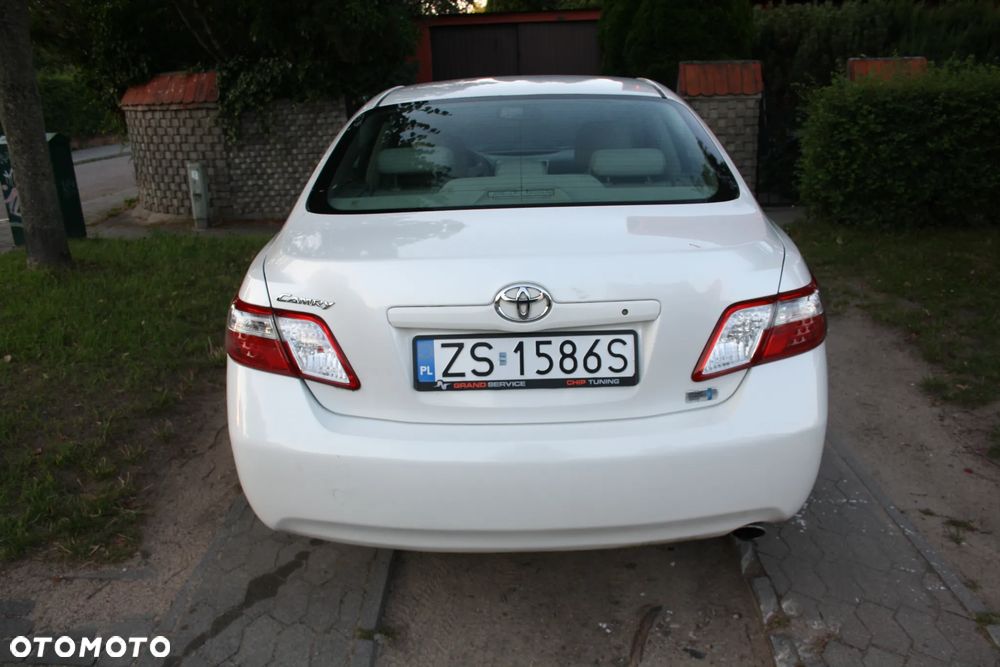 Toyota Camry 2.4 Hybrid - 5