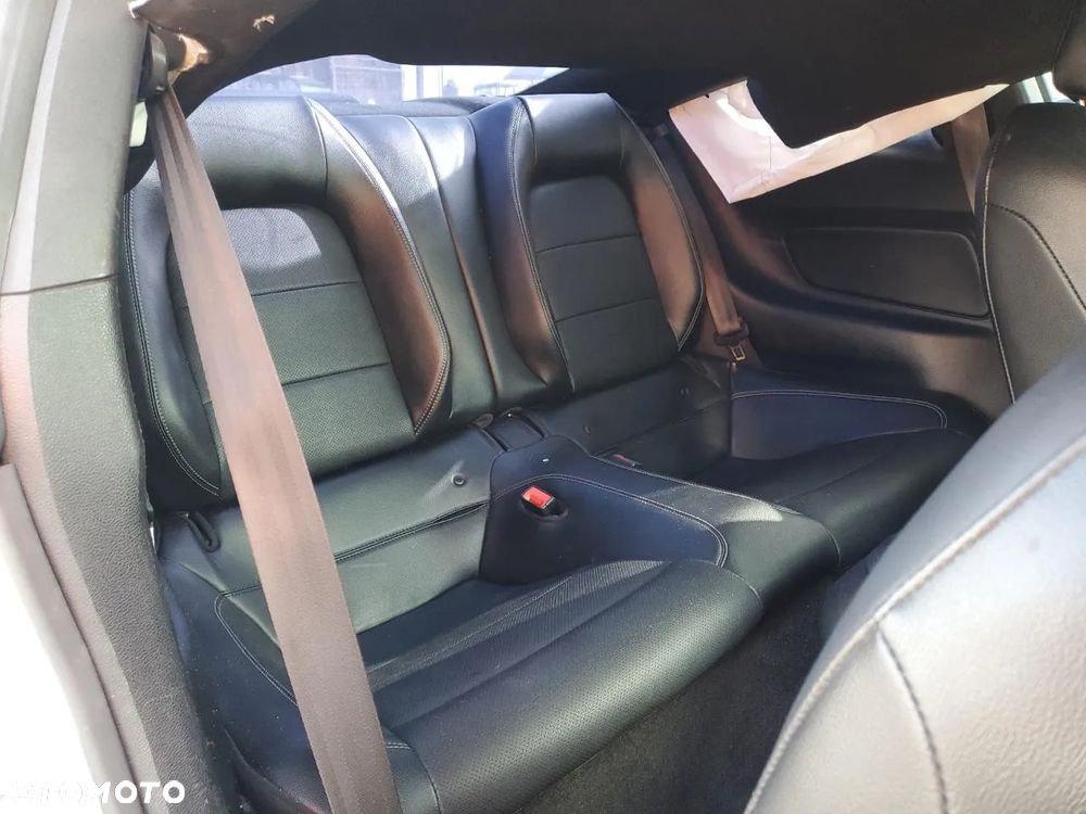 Ford Mustang 5.0 V8 GT - 9