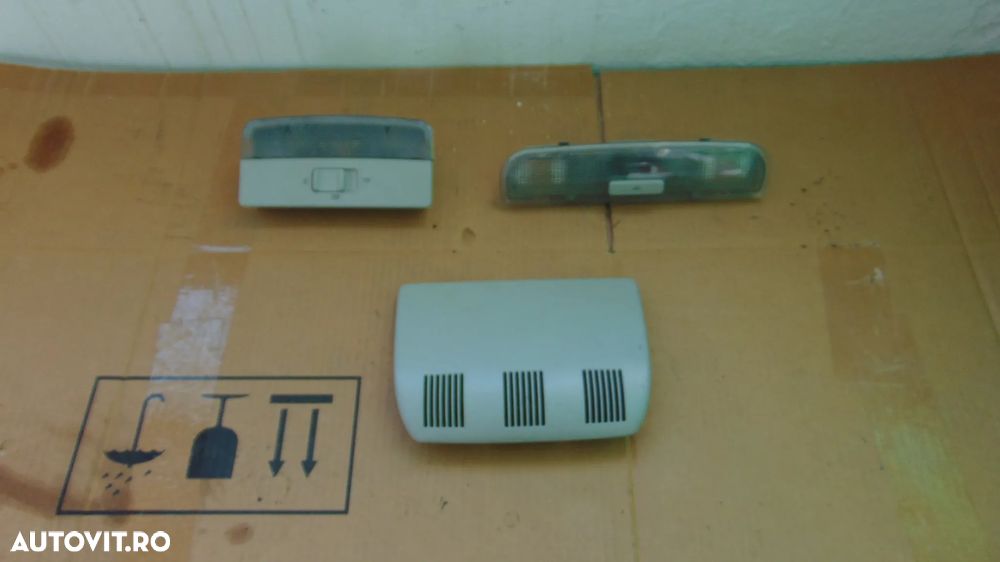 Becuri plafoniera,capac plafon Skoda Rapid an 2014 - 1