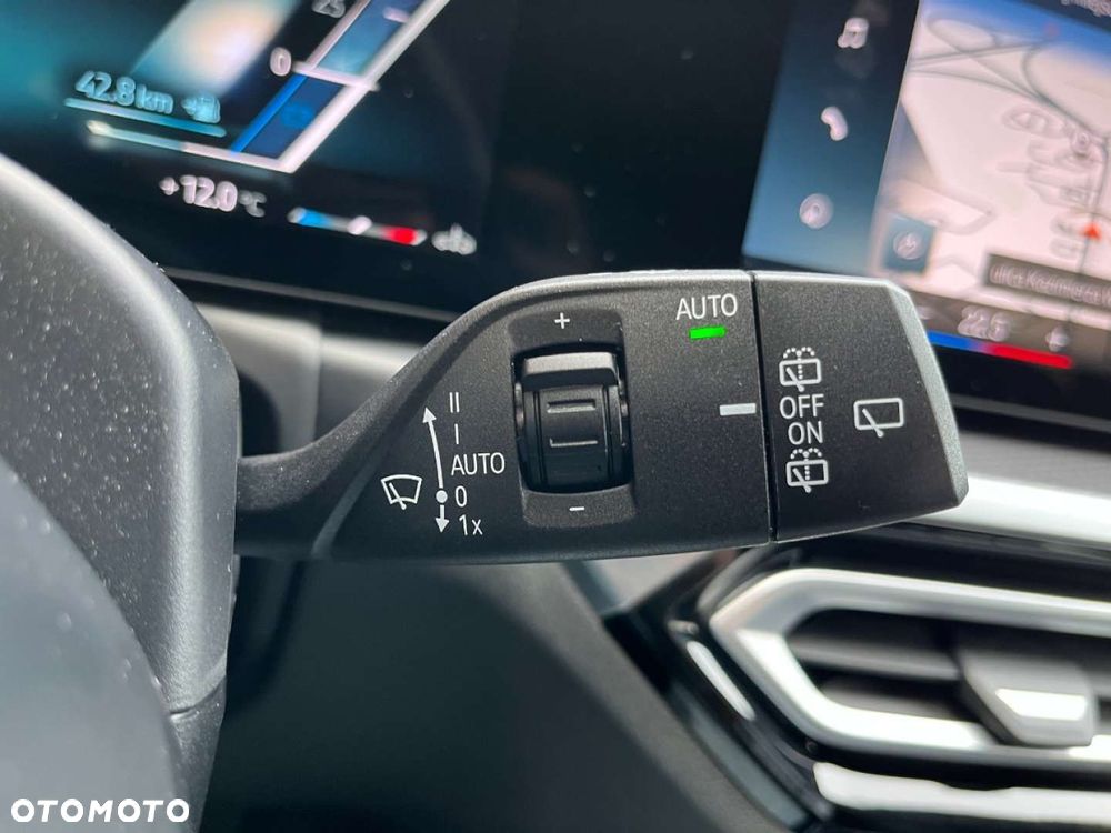 BMW Seria 3 320i Touring M Sport - 13