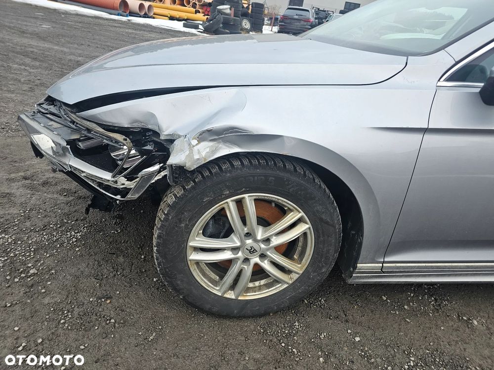 Volkswagen Passat 2.0 TDI SCR DSG Highline - 13