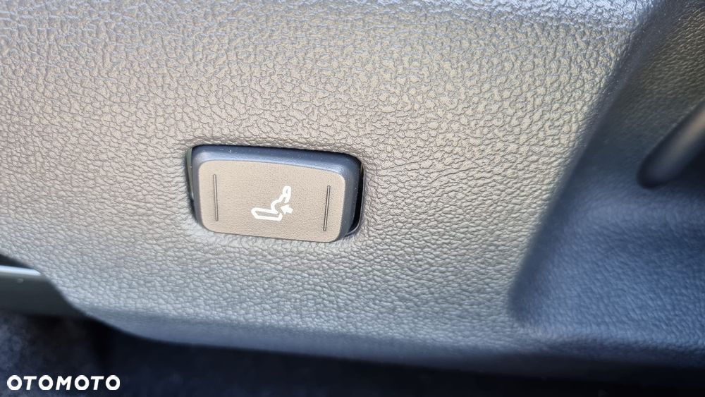 Toyota Corolla 1.8 Hybrid Comfort - 34