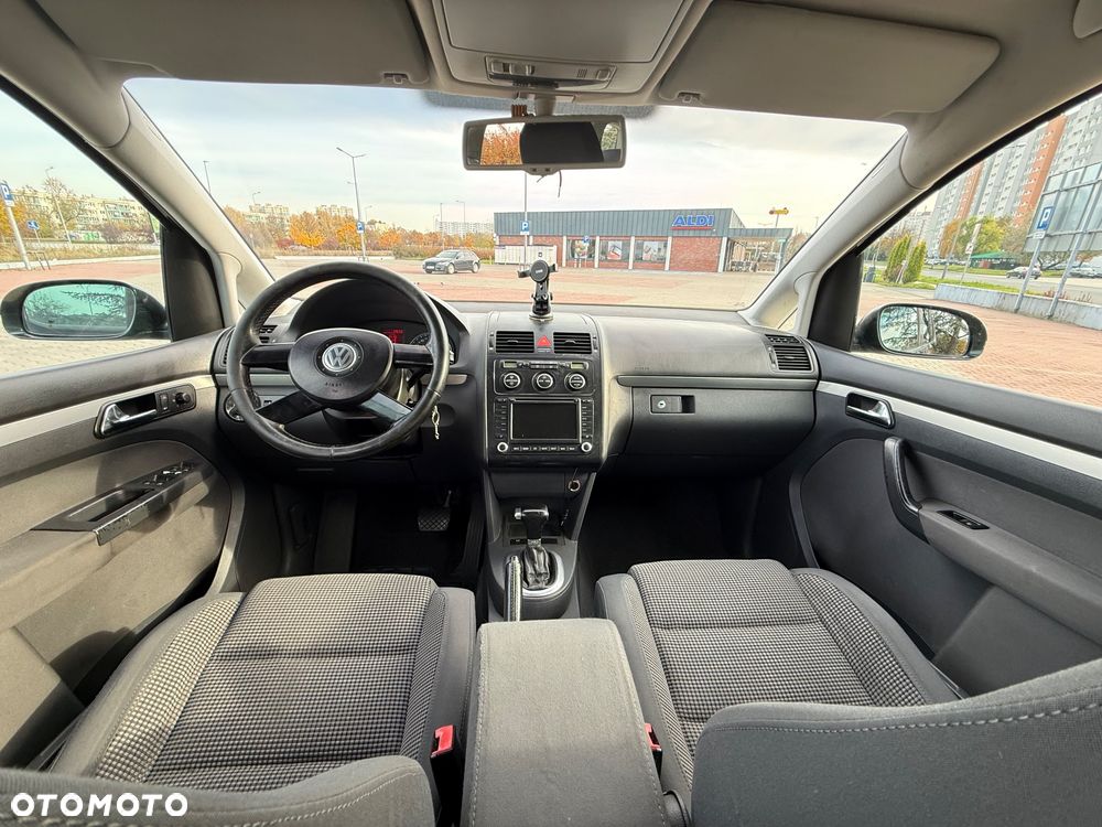 Volkswagen Touran 2.0 TDI Highline DSG - 18