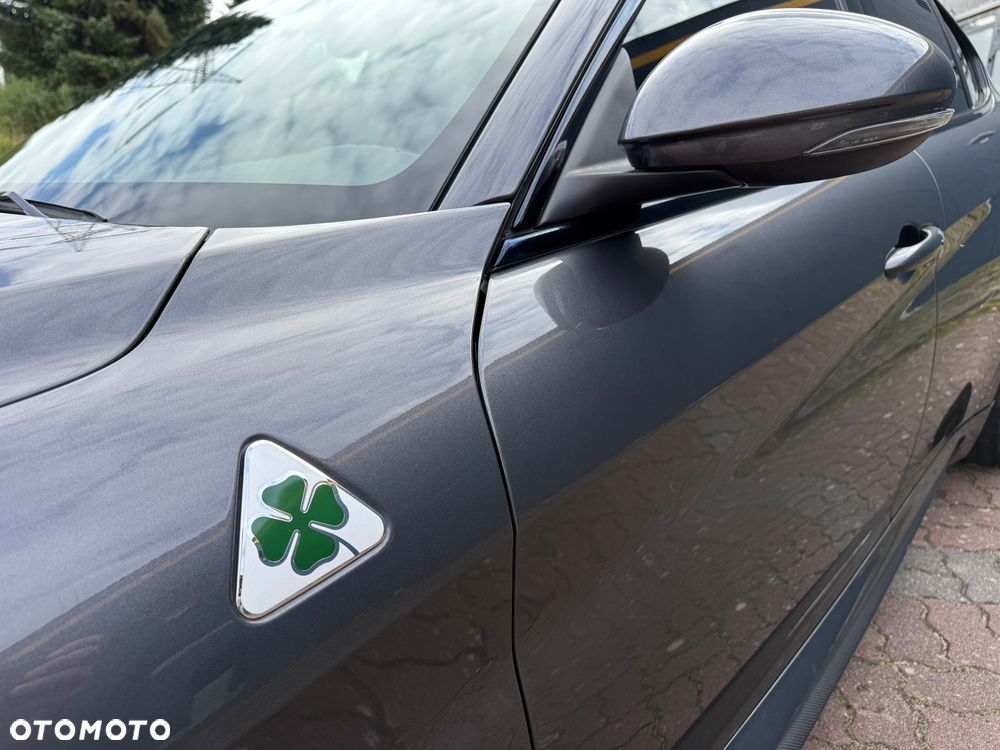 Alfa Romeo Giulia 2.9 Bi Turbo V6 Quadrifoglio - 12