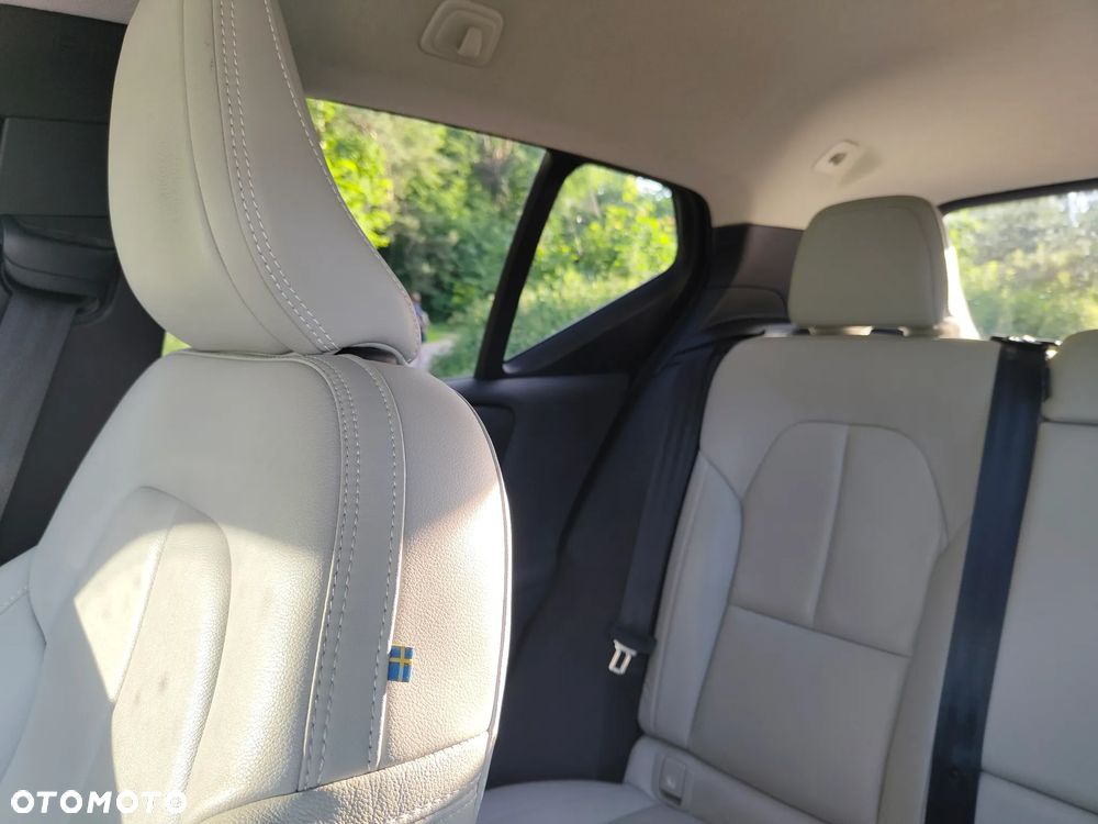 Volvo XC 40 T2 Momentum Pro - 12