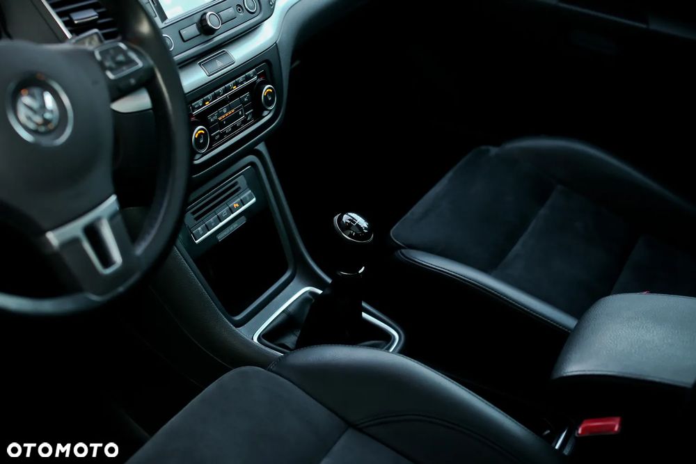 Volkswagen Sharan 2.0 TDI Blue Motion Highline - 28