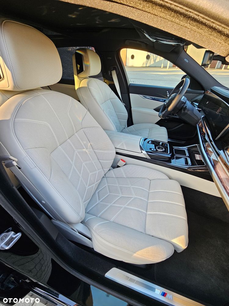 BMW i7 105.7kWh xDrive60 M Sport - 18