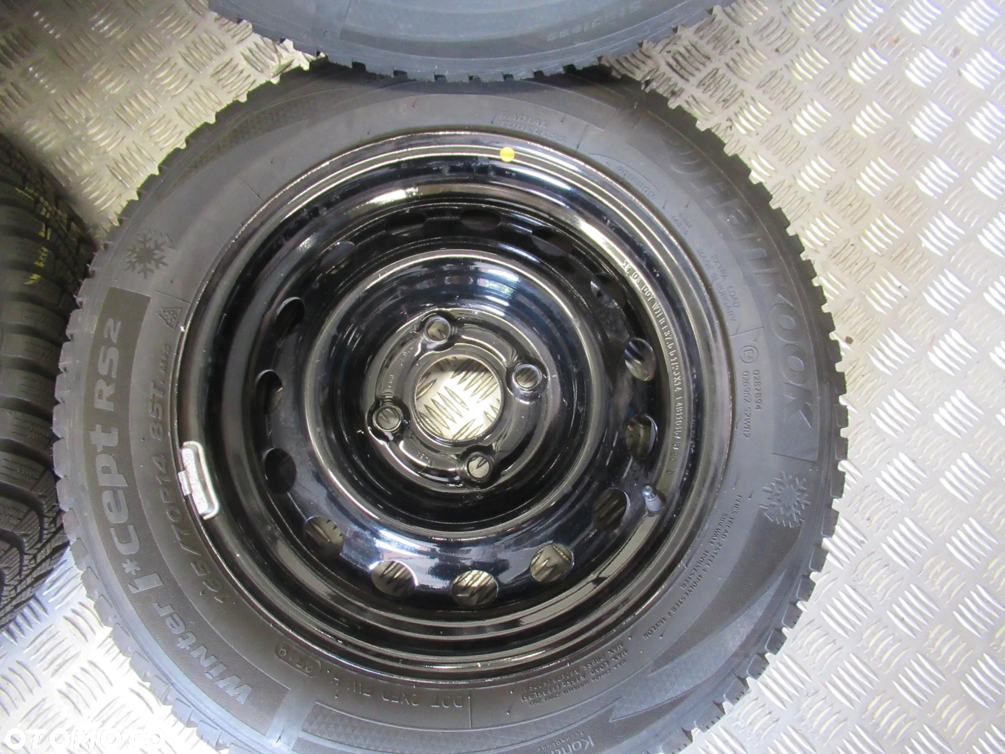 Koła Ford Fiesta Ka 5,5Jx14 et37,5 4x108 zima 8,5mm CZUJNIKI JAK NOWE - 7
