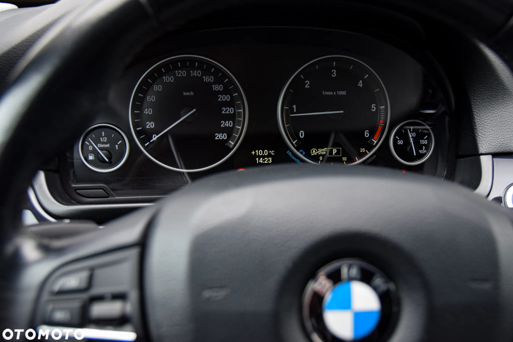 BMW Seria 5 520d xDrive - 14