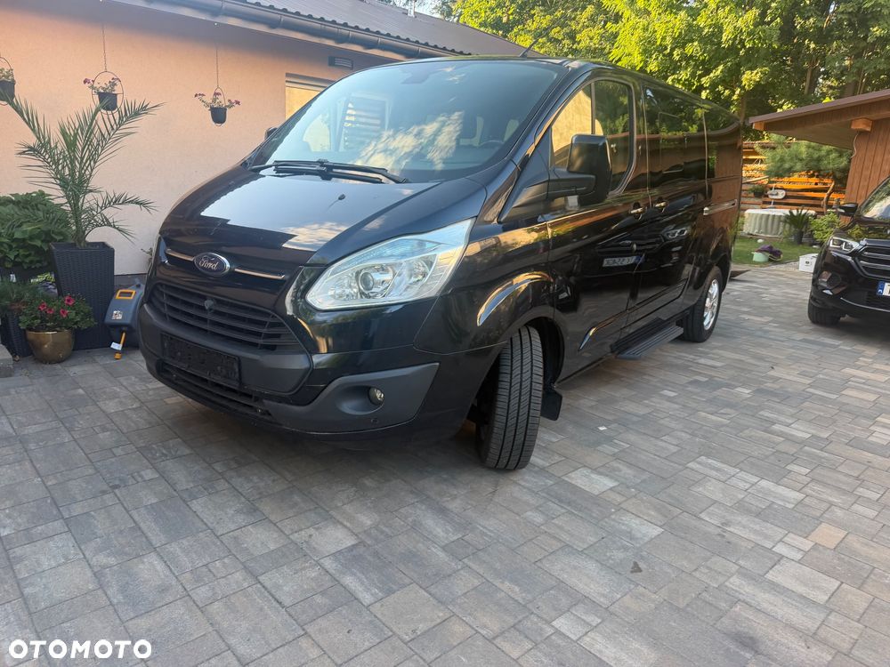 Ford Tourneo Custom - 1