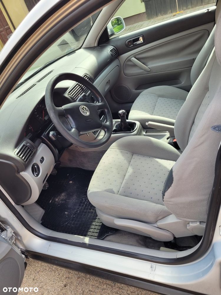 Volkswagen Passat 1.9 TDI Comfortline - 5