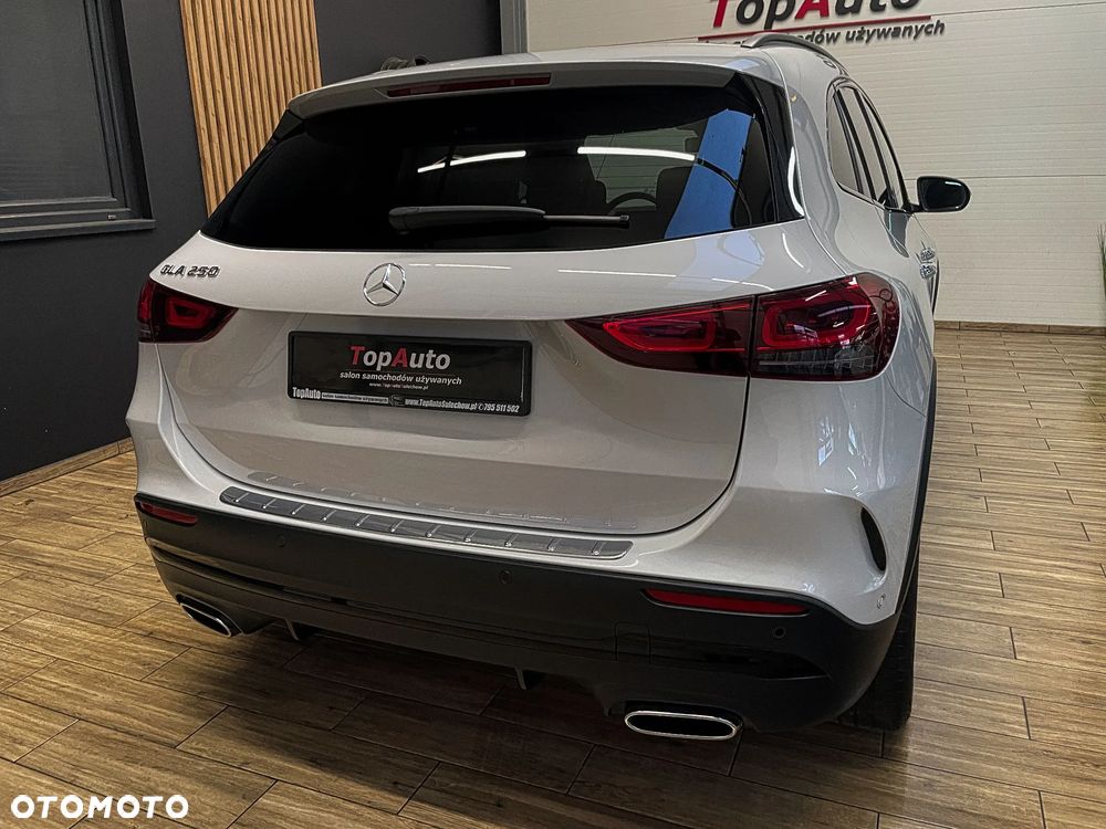 Mercedes-Benz GLA 250 AMG Line - 9