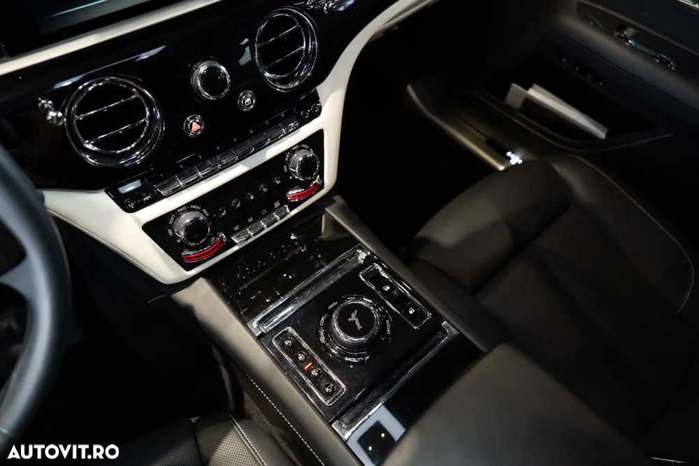 Rolls-Royce Ghost - 17