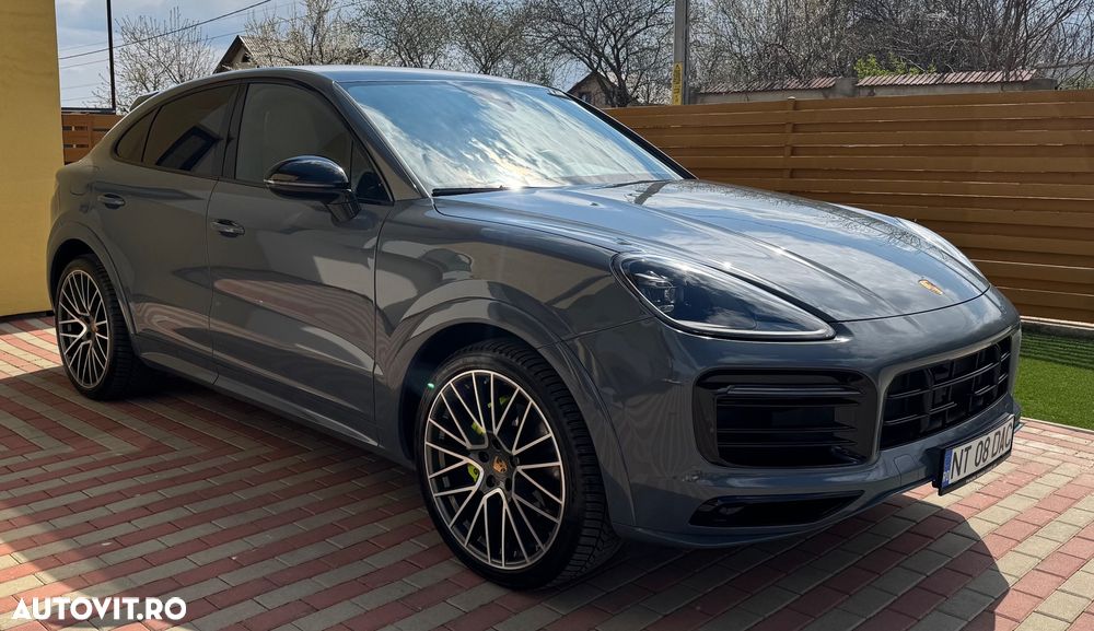 Porsche Cayenne Coupe E-Hybrid - 13