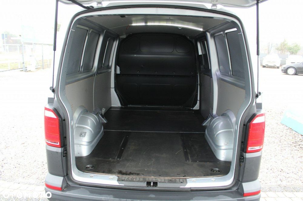 Volkswagen Transporter - 12