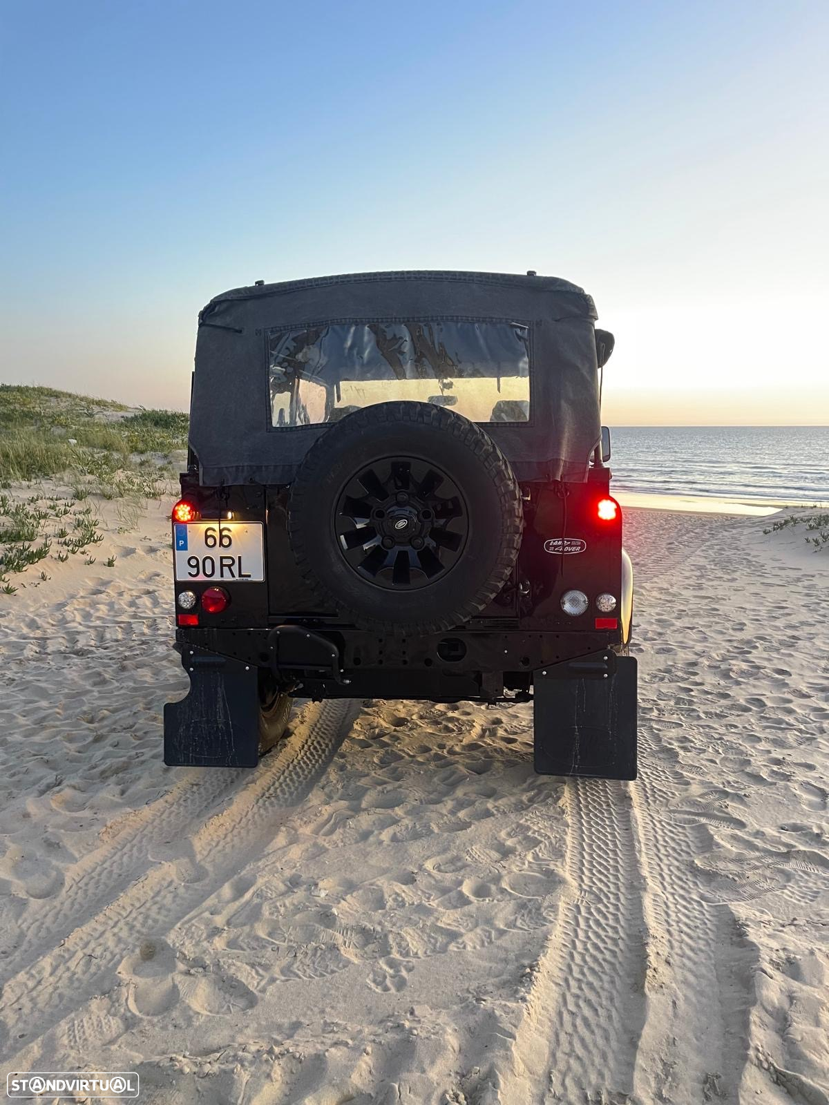 Land Rover Defender 90 2.5 Td5 Soft Top - 19