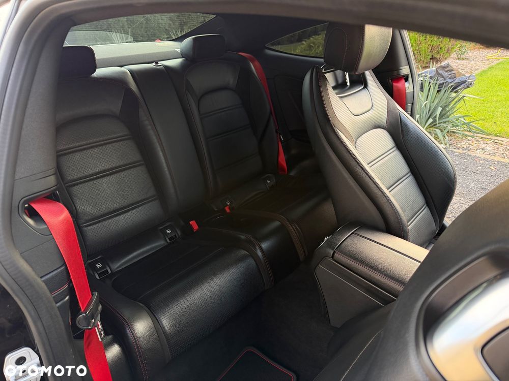Mercedes-Benz Klasa C AMG 43 4Matic 9G-TRONIC - 25