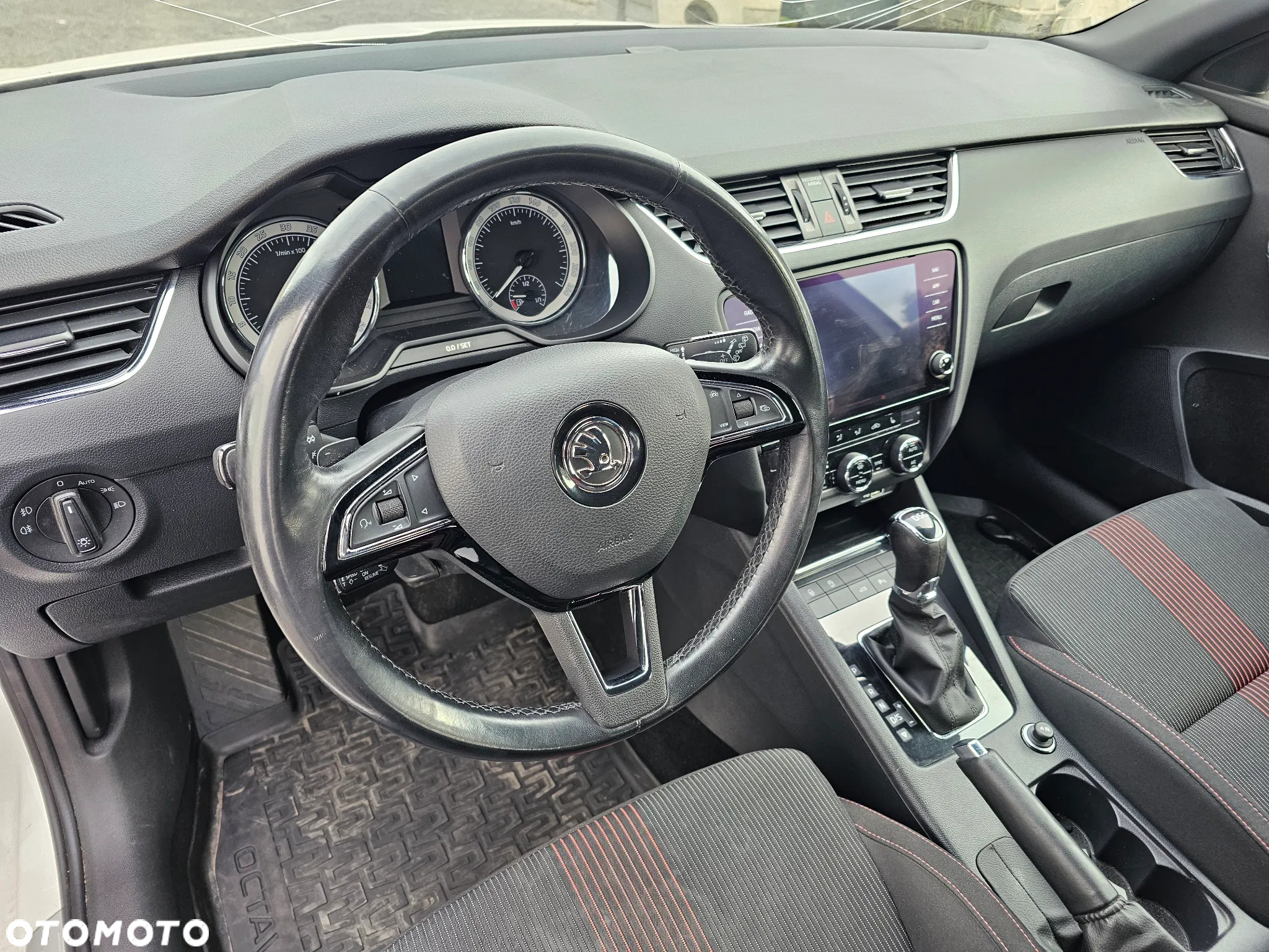 Skoda Octavia 2.0 TDI DSG Style - 25