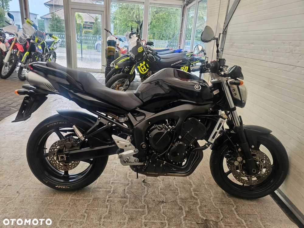 Yamaha FZ - 24