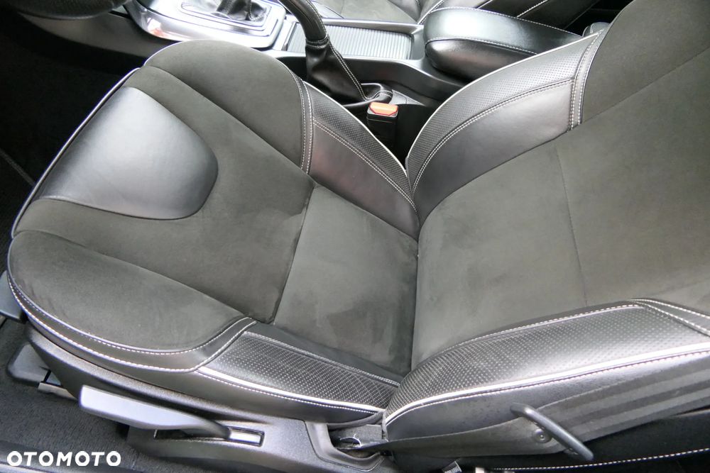 Volvo V40 D2 RDesign - 27