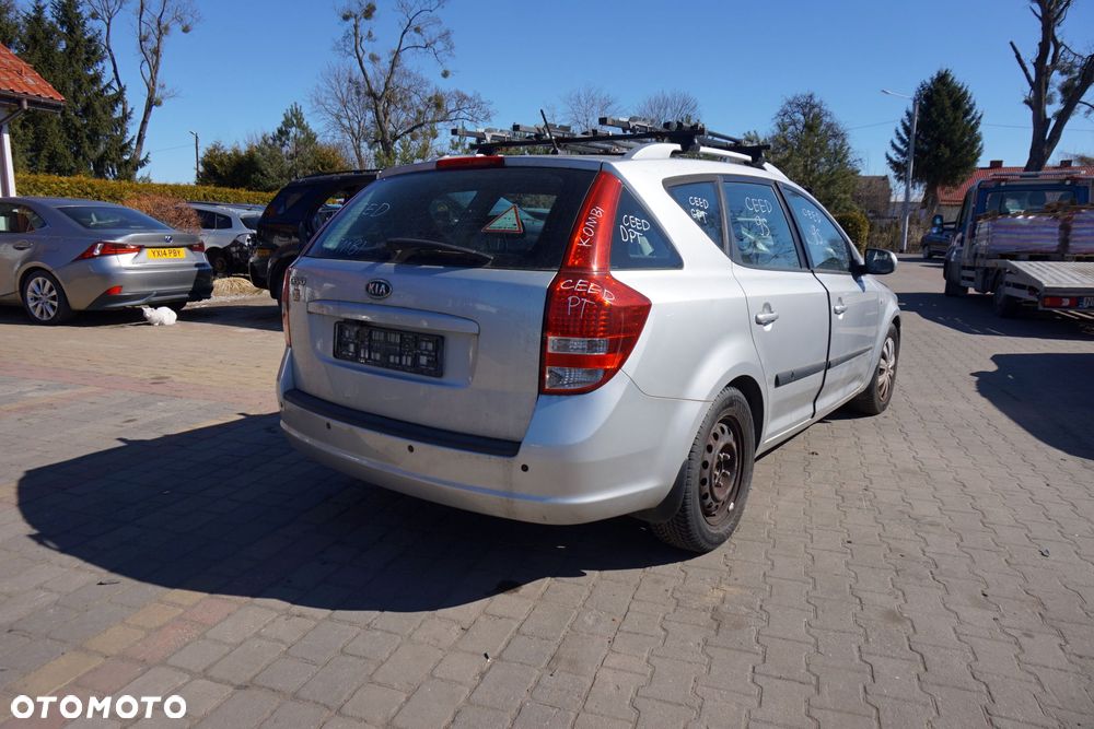 KIA CEED I LIFT KOMBI 2011 9S 1.6 16V G4FC 123KM M6CF1 SREBRNY na części - 5