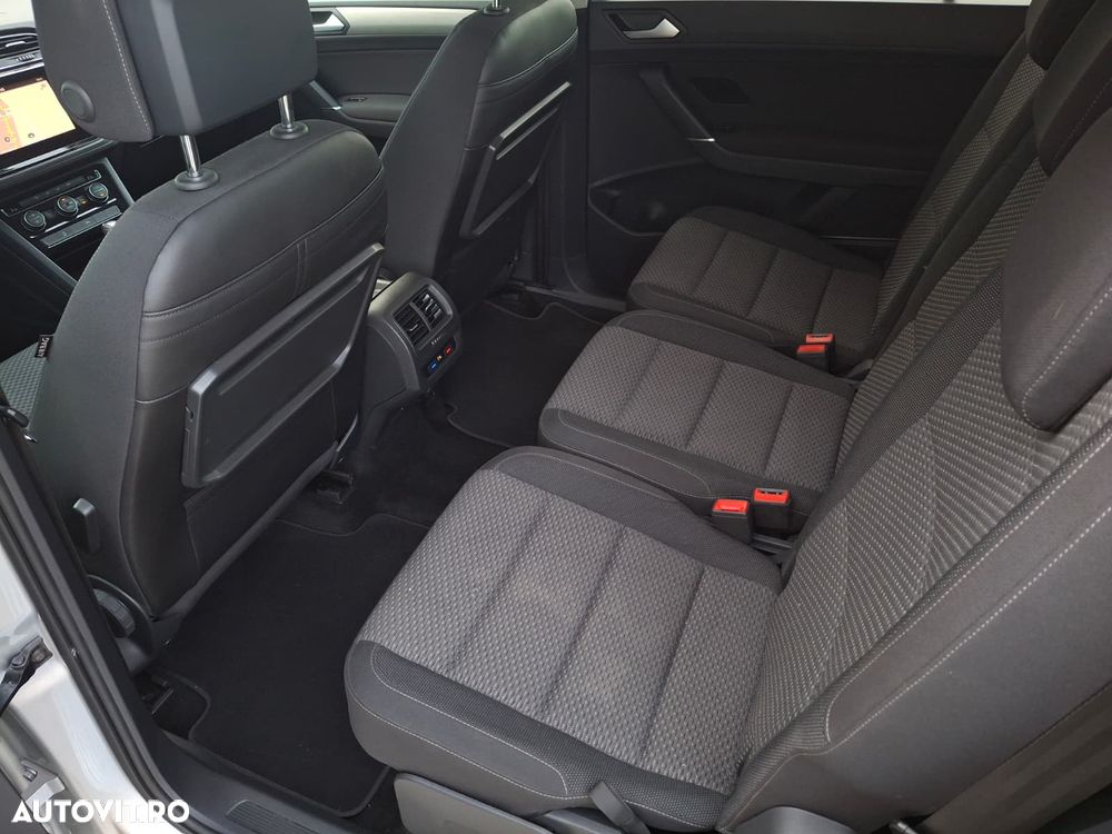 Volkswagen Touran - 16