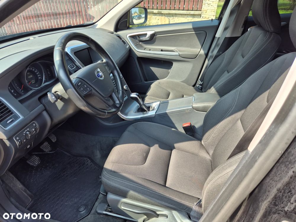 Volvo XC 60 D3 Momentum - 9