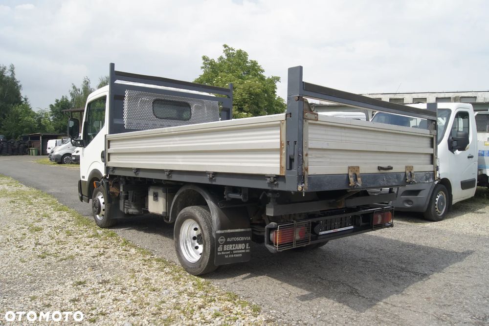 Nissan CABSTAR - 13