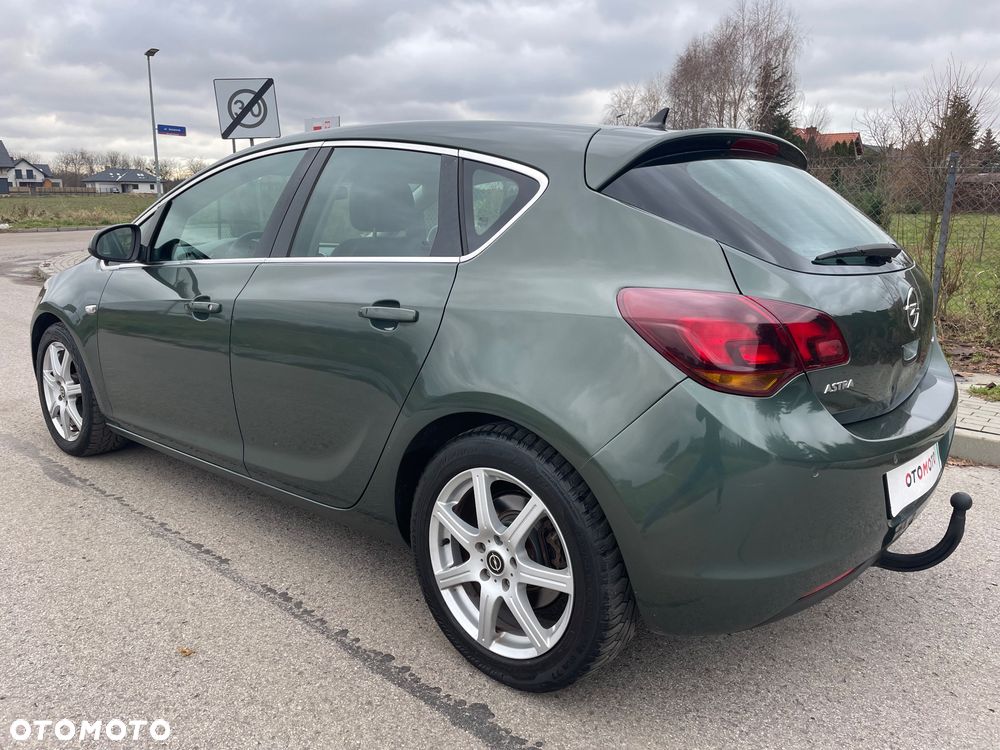 Opel Astra 1.7 CDTI Cosmo - 24