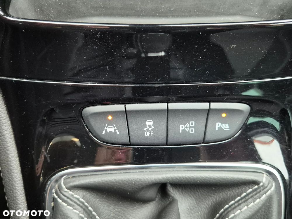Opel Astra 1.4 Turbo Innovation - 12