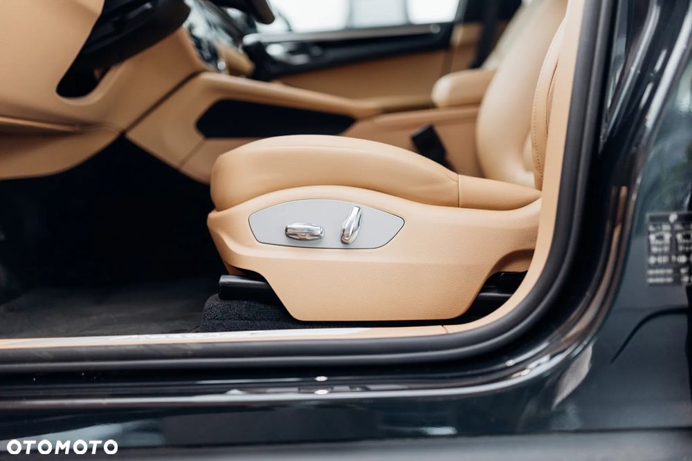 Porsche Macan S - 31
