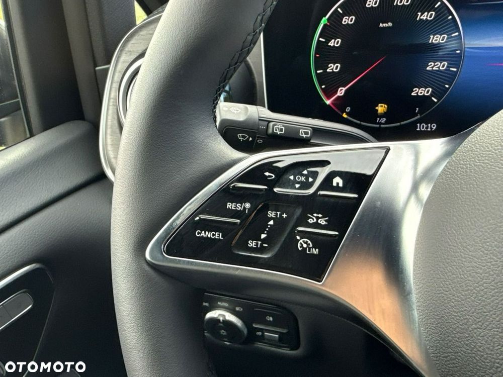 Mercedes-Benz Klasa V 300 d extralang 4Matic 9G-TRONIC Exclusive - 34