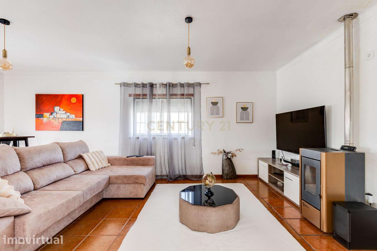 Excelente Moradia T3 , em S. Jorge Porto de Mós! - Grande imagem: 5/44